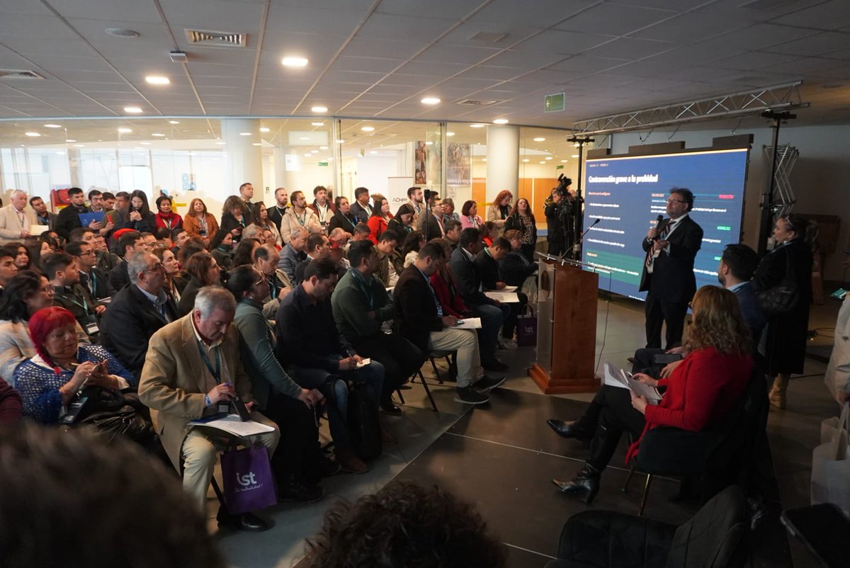 ACHMChile's tweet photo. 📸 Así se vive la segunda jornada del Congreso Nacional de Concejales y Concejalas ACHM 2026 en Coquimbo. https://t.co/5b86NQtVr5