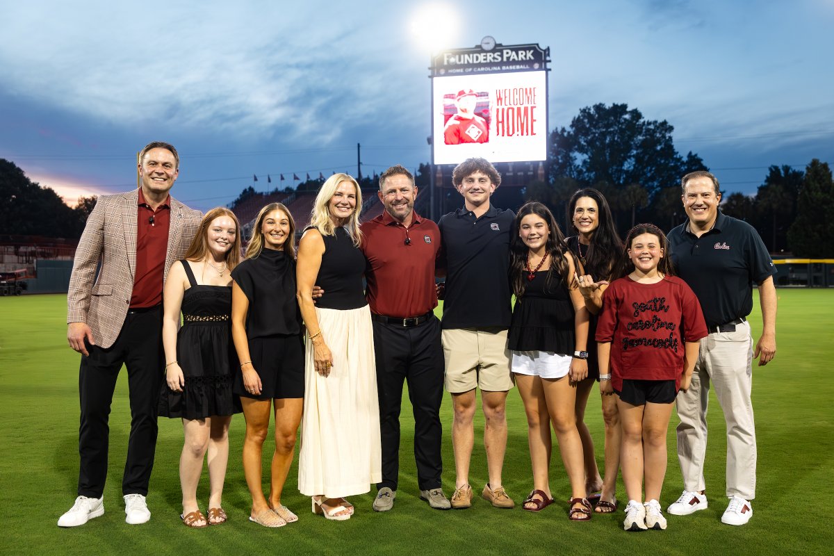GamecockBSB's tweet photo. Trending 📈

The Gamecock baseball and online accounts have had 𝟑.𝟖𝟕 𝐦𝐢𝐥𝐥𝐢𝐨𝐧 𝐢𝐦𝐩𝐫𝐞𝐬𝐬𝐢𝐨𝐧𝐬 in the last week since the announcement of Head Coach Kevin Schnall! https://t.co/JACtWycdRM