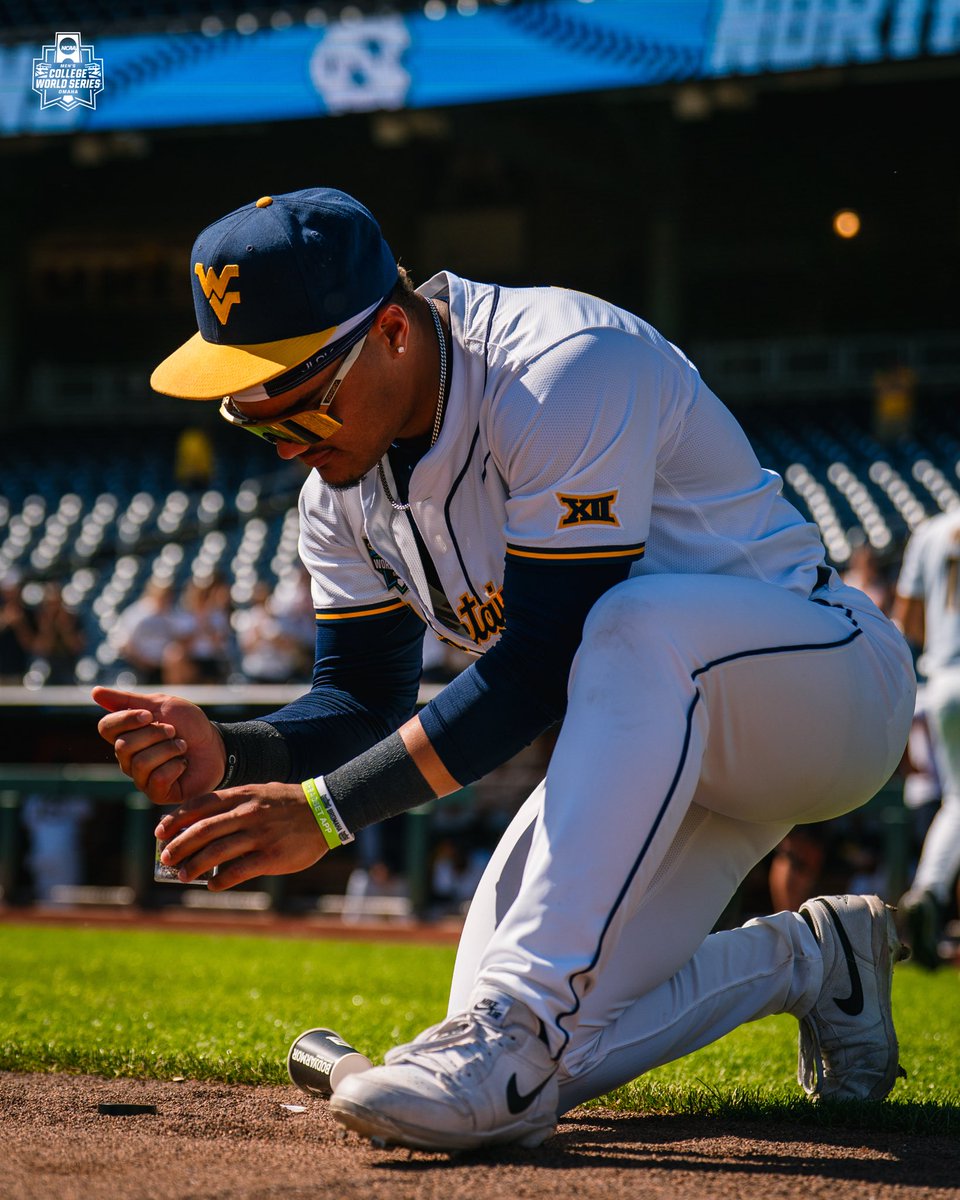 NCAABaseball's tweet photo. Taking the Omaha memories and dirt home with them 🫶

#MCWS x @WVUBaseball https://t.co/Tpuz2kFopG