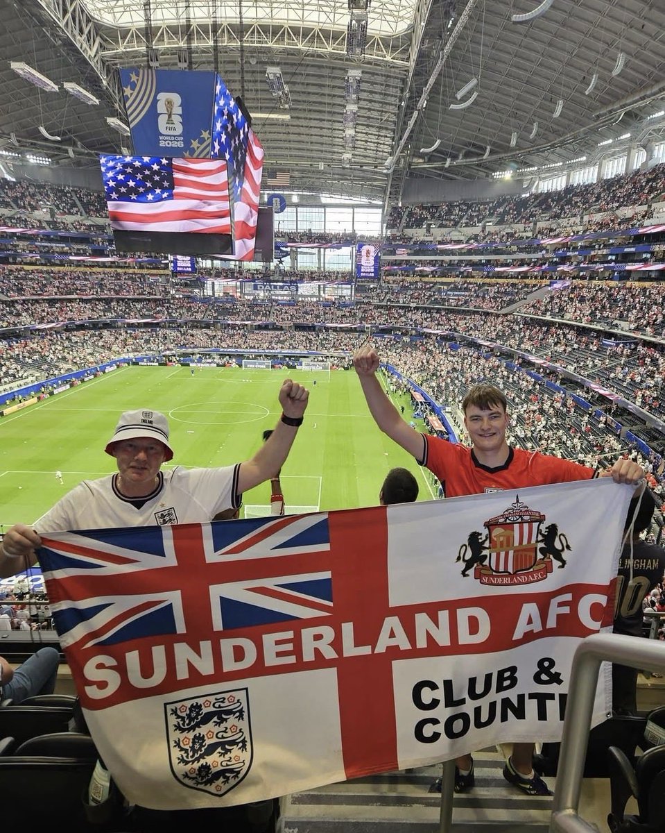 1973mackem's tweet photo. “Sun’lun take over everywhere we go….” #SAFC #HawayTheLads #England https://t.co/lto0OoOedc
