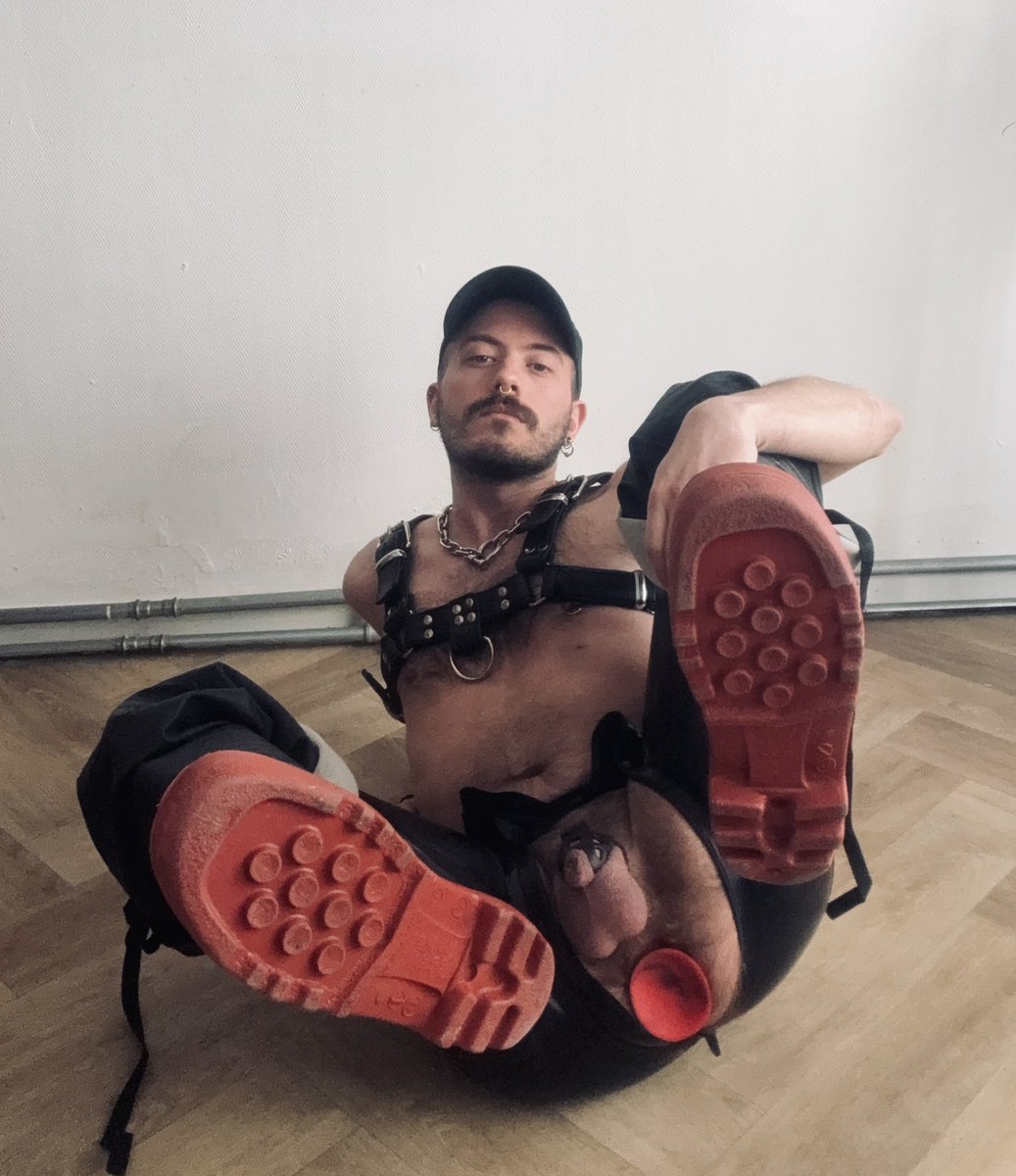 Kinky1992 tweet media