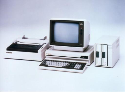 DmnicF's tweet photo. I was discussing this with someone friends yesterday, who the fuck had one of these and thought he was cool https://t.co/zWOTMLEpIf