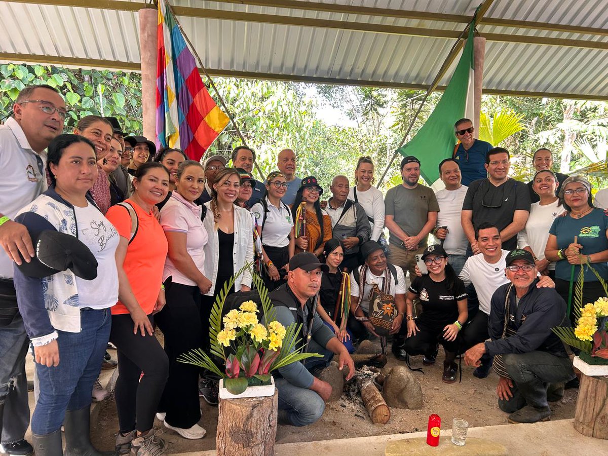 AnatoNacional's tweet photo. 👉 #ANATOenlasRegiones Hoy la presidente ejecutiva de ANATO, @PaulaCortesC en compañía de la Junta Directiva Nacional visitaron la Cascada de Fin del Mundo en el departamento de Putumayo. Resaltamos la presencia de la @PoliciaColombia, aliados estratégicos para la seguridad y protección de los turistas. Agradecemos a la @gobputumayo por acogernos en el destino, esto nos permitirá la creación de nuevos paquetes turísticos de la mano de las #AgenciasdeViajes.