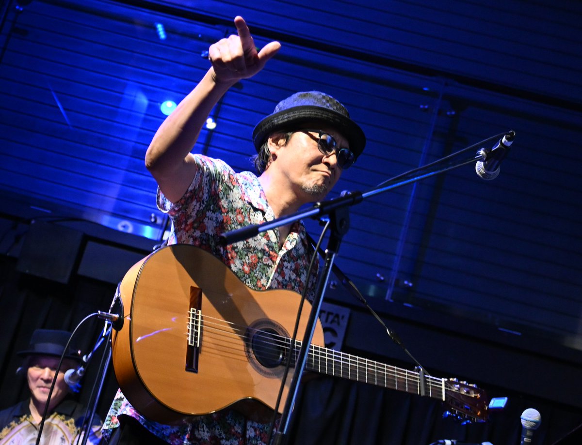 ck12carp's tweet photo. ついに実現！ザ・スパッツマンwithまこスケまっちゃん🎤🎸🎷
ボレロさんのライブで共演されたThe mammy rowsのまこスケwithまっちゃんの御三方！
大好きな方達が一緒にライブをするなんて夢のような時間でした🥰🤩

楽し過ぎてあっという間!!
皆さんありがとうございます🙏🏻✨ https://t.co/DtNBh7auXi