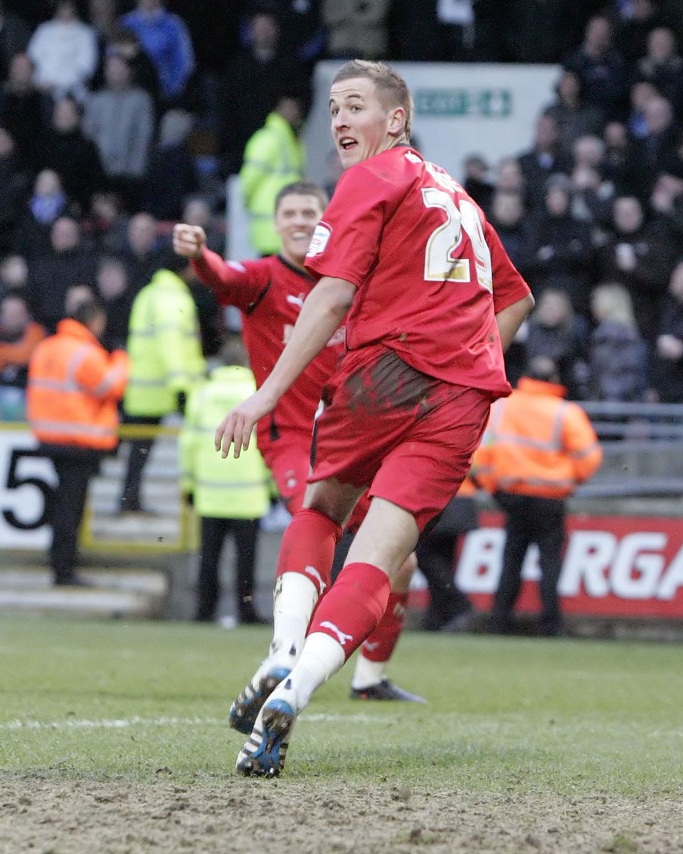 leytonorientfc's tweet photo. Scoring braces in professional football since February 12th 2011...

Class tonight, @HKane 👏

#LOFC #OneOrient https://t.co/U0028H0pp3