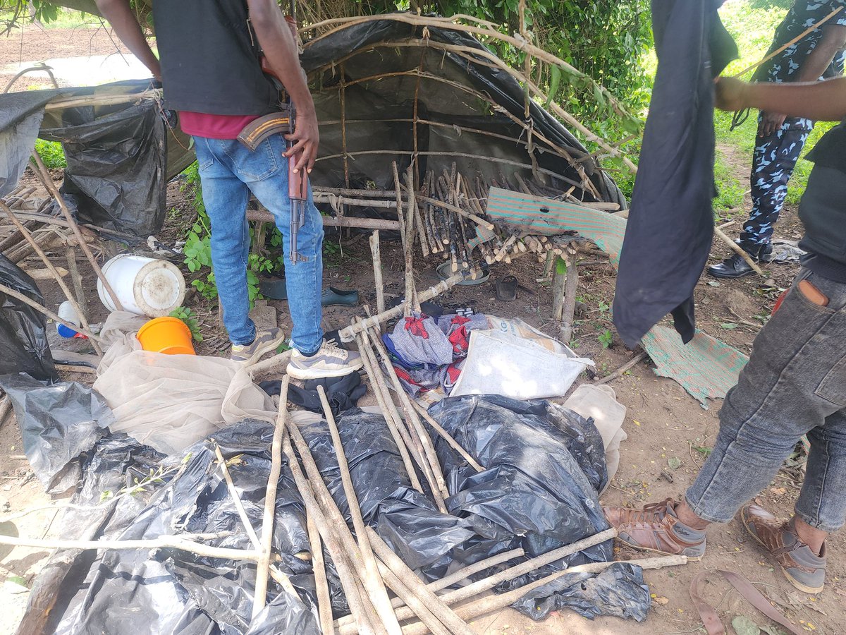 OndoPoliceNg's tweet photo. ONDO STATE POLICE COMMAND

PRESS RELEASE

*CP FELIX OHAGWU LEADS OPERATIONAL SWEEP OF ILU-ABO FOREST, DISMANTLES SUSPECTED CRIMINAL HIDEOUTS*

In a decisive move to strengthen security and deny criminal elements safe havens within Ondo State, the Commissioner of Police, Ondo State Command, *CP Felix Ohagwu, psc, mnips, mspsp*, personally led a team of tactical commanders and operatives on an extensive operational sweep of the Ilu-Abo Forest and adjoining communities on the 13th June, 2026.

The operation, which forms part of the Command's sustained offensive against kidnapping, armed robbery, cultism and other violent crimes, involved a thorough combing of identified flashpoints, forest corridors and suspected criminal enclaves believed to be used as hideouts by criminal elements operating within the axis.

During the operation, several suspected hideouts were located and dismantled. Makeshift camps and structures believed to have been used for criminal activities were destroyed, while operatives conducted intensive searches of the surrounding forest to prevent the re-establishment of such camps. The exercise was aimed at disrupting criminal networks, denying criminals freedom of movement and reinforcing the confidence of residents in the security architecture of the State.

Addressing operatives during the exercise, CP Ohagwu reiterated the Command's commitment to proactive and intelligence-driven policing, emphasizing that forests and remote locations within the State will not be allowed to serve as sanctuaries for kidnappers and other criminal elements. He assured law-abiding residents that the Police Command will continue to sustain aggressive operations across all identified criminal hotspots.

The Commissioner of Police further stated that the operation aligns with the strategic directives of the Inspector-General of Police, *IGP Olatunji Rilwan Disu, psc(+), NPM*, aimed at strengthening internal security and combating violent crimes nationwide. He commended the dedication and professionalism of the operatives involved and charged them to maintain the momentum until all criminal threats within the State are effectively neutralized.

The Ondo State Police Command remains resolute in its determination to protect lives and property and urges members of the public to continue supporting security agencies with timely and credible information that will aid ongoing efforts to keep the State safe and secure.

For any inquiries, please contact:
08059998351
X: @OndoPoliceNg
Instagram: Ondopolicecommand
Facebook: Ondo State Police Command
Email: pproondo@npf.gov.ng

E-Signed

DSP ABAYOMI JIMOH anipr, mnisma
Police Public Relations Officer (PPRO)
Ondo State Command
18th June, 2026