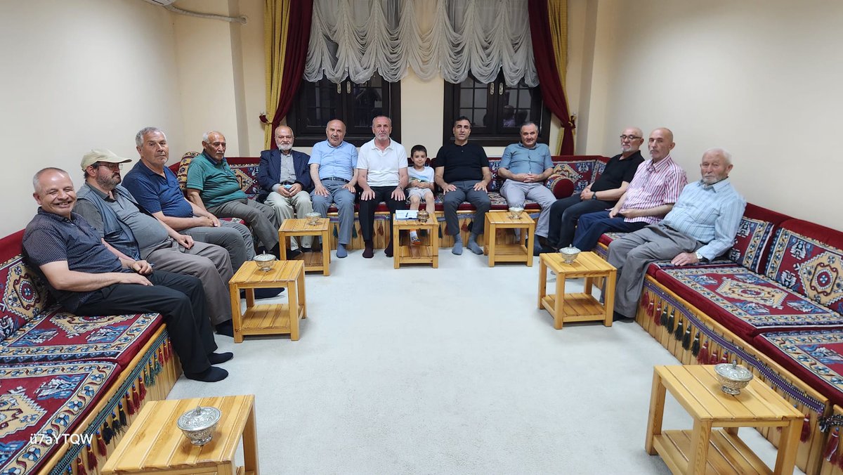 SincanAkParti's tweet photo. Mevlana Mahallesi ve Ulubatlı Hasan Mahallesi haftalık olağan komisyon toplantılarını gerçekleştirdiler. https://t.co/44jiceliLR