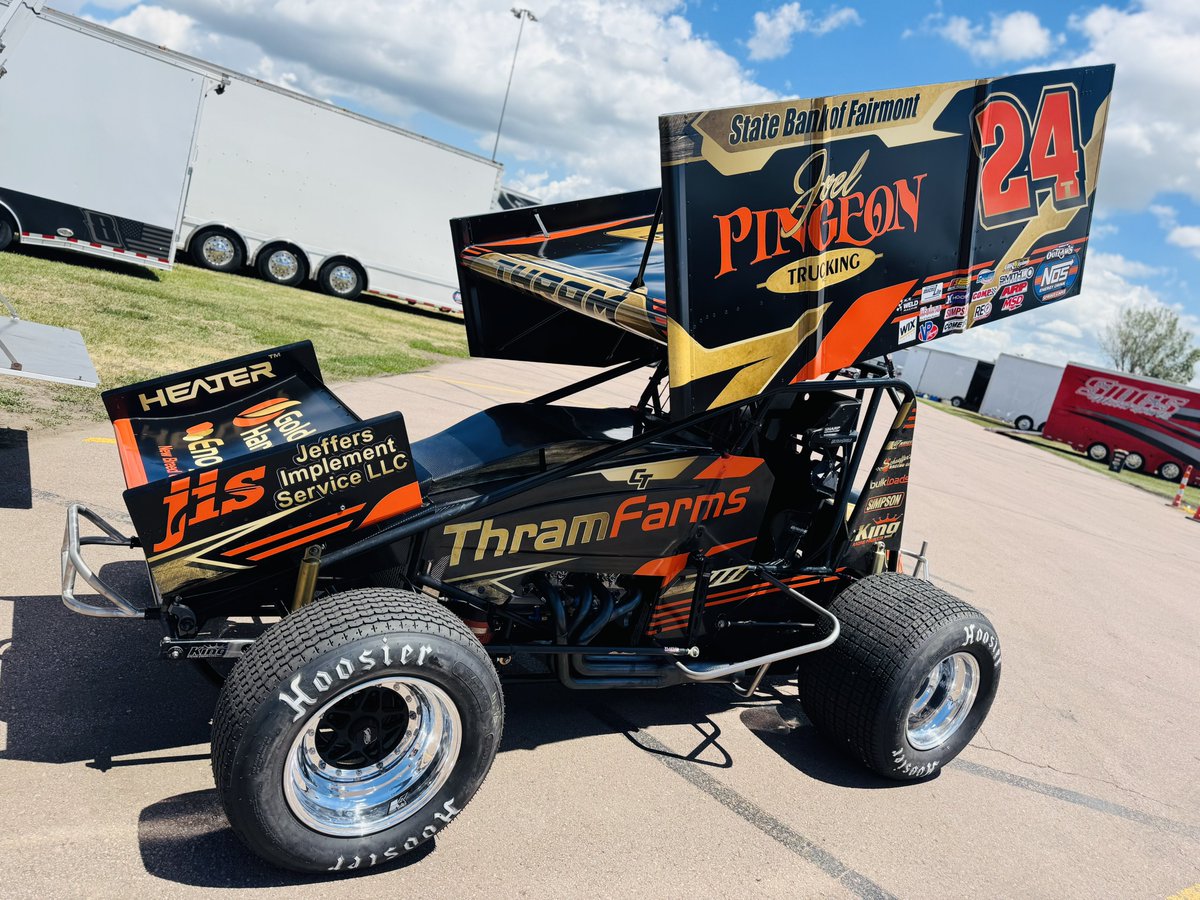 WorldofOutlaws's tweet photo. Sanborn, MN’s @ThramRacing24 picked up @HusetsSpeedway’s season opening local victory back on May 10!
Now it’s time for the @HeftySeed Huset’s Hustle/@BillionAuto Huset’s High Bank Nationals with the World of Outlaws with a new look for the #24T. https://t.co/iz1JeVHE7Y