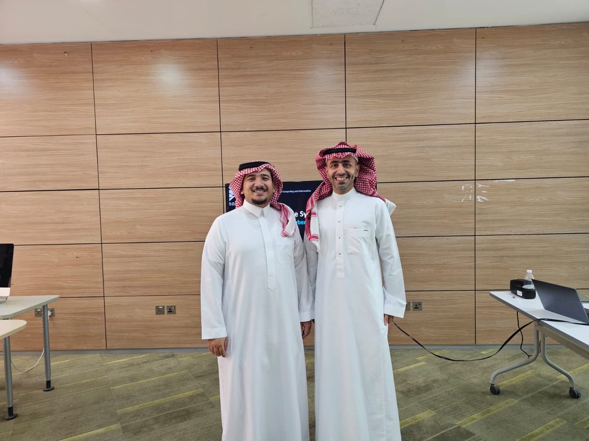 alomari_ca's tweet photo. سعدت بالأمس بالانتهاء من مناقشات الرسائل العلمية لدرجة ماجستير العلوم في الأمن السيبراني، لمجموعة من الزملاء الباحثين الذين حظيت بفرصة العمل معهم ..
م. بسام العوفي - من الكلية التقنية بالقنفذة
م. محمد العمري - من الكلية التقنية بالمخواة
م. عمر الغامدي - من الكلية التطبيقية بجامعة الباحة

خالص التهاني لهم .. والتمنيات بمزيد من النجاح والتوفيق ..
وكل الشكر لزملائي أعضاء اللجان على ما تفضلوا به من اقتراحات وملاحظات ..

💐💐