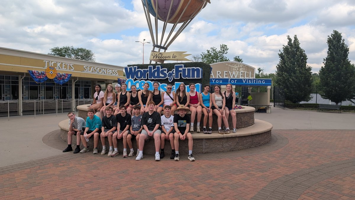 GreenParkLS's tweet photo. 8th grade took their annual class trip right before graduation to Kansas City! 
They went to Worlds of Fun Theme Park, the National WWI Museum and Memorial, The College Basketball Experience, Harry S. Truman Library &amp; Museum and a Royals baseball game!
#GPLS #classof2026 https://t.co/LvuC9O1lZt