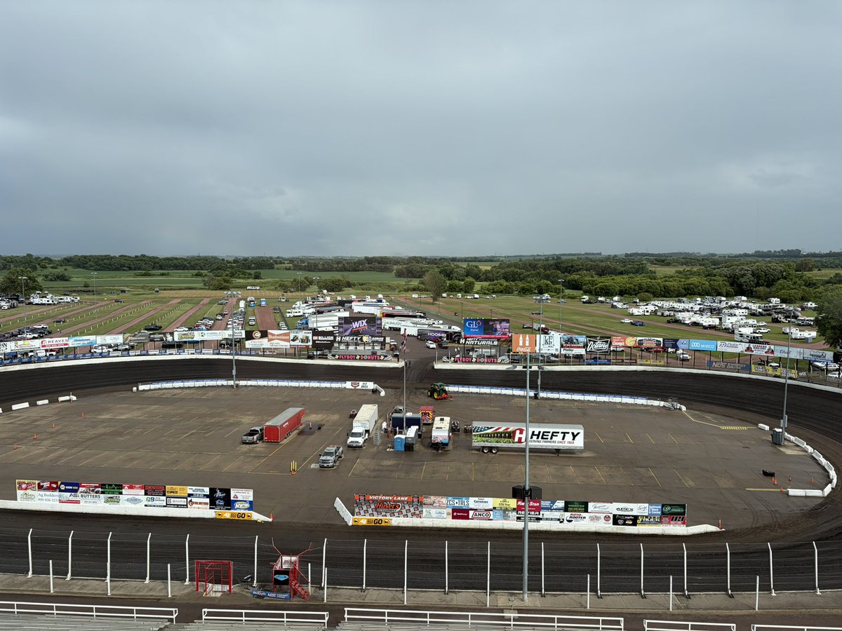 neisteadt's tweet photo. The weather has passed! Barely enough rain at the track to wet the pavement. WE ARE RACING! https://t.co/tKCVYMVva5