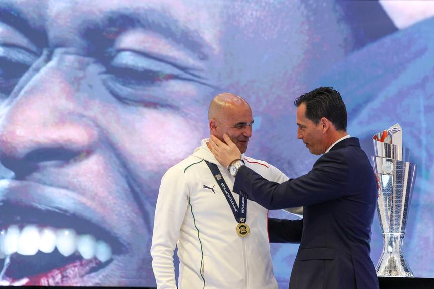 CabineSport's tweet photo. "Dizer que vamos vencer o Mundial, não ajuda a ganhar jogos" - Roberto Martínez deixa recado a alguém https://t.co/EGx3Y55u4T
