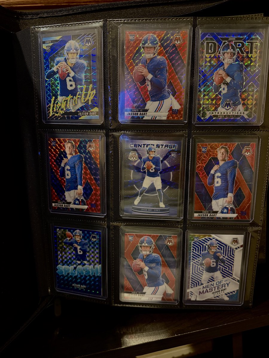 PUCCISMASH's tweet photo. @CardPurchaser @Topps Gotta show QB1 a little love too https://t.co/sMnDJxbgqe