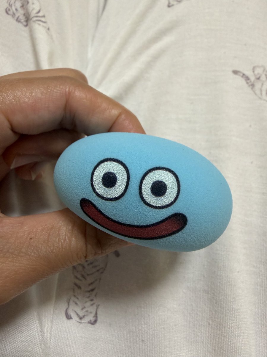 etsu7ko's tweet photo. カミソリやビューティーツールを扱う貝印から商品提供を頂きました。 

✨ ドラゴンクエスト スライム3Dパフ（スライム） 
✨ドラゴンクエスト ファンデーションが染みこみにくいパフ（はぐれメタル） https://t.co/PXXi3Yq3Mc