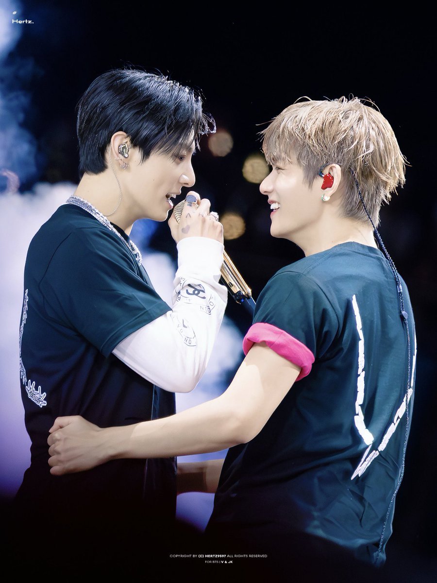 timaru115's tweet photo. @jp_taekook_ テテとジョングクが今日も
笑顔で1日を過ごせますように✨　　

大好きな2人が
幸せでありますように…

WE LOVE YOU TAEHYUNG💚
WE LOVE YOU JUNGKOOK💜 https://t.co/nZ5PrWU1nh