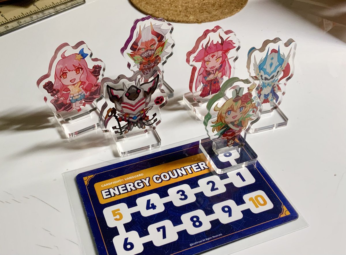 Dragon8Blade's tweet photo. Updated my shop with CFV goods: new energy stands, and some of the resin cast box pins

Currently all 10 stands are in stock, and pin stock is the 4th image

[Iink below] https://t.co/P938MsaCE7