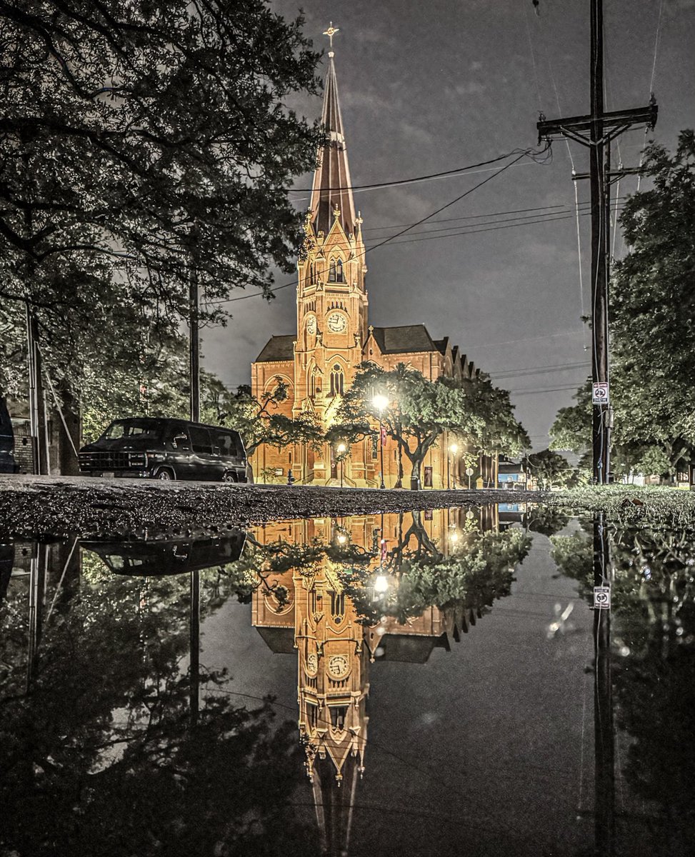 marcorasi1960's tweet photo. St Stephen Basilica, Napoleon Avenue, New Orleans https://t.co/1KE0W4iE8M