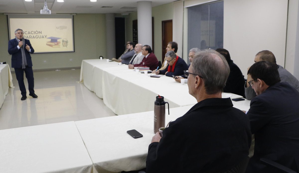 MECpy's tweet photo. Trabajar de la mano con el sector productivo y cooperativo nos permite conectar la educación con las realidades locales, fomentando la innovación, el arraigo y mejores oportunidades para nuestros estudiantes.

¡El diálogo y el esfuerzo conjunto transforman el futuro del Paraguay! https://t.co/My9Ywjadkq