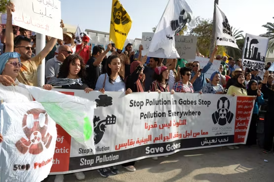 FTLU_Official's tweet photo. Tribute to the citizens of Gabès who are bearing the full brunt of an ultra-carcinogenic pollution caused by industrial groups, a situation made worse by Kaïs Saïed's incompetence. Many children are suffering from cancer and other illnesses, #Tunisia https://t.co/LRPInrIllx