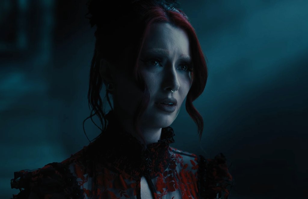 america_miw's tweet photo. I'm still not over this part of the music video 😭 just the way they look at eachother makes me wanna sob ☹️ https://t.co/sKZFKnPQGO