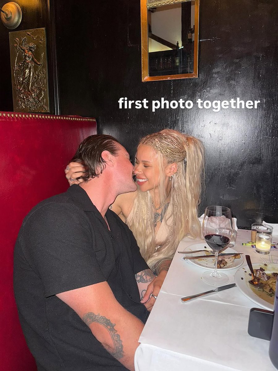 snitcherynbv1's tweet photo. besties… my freak is finally matched 😭😭😭 https://t.co/0IxcmujUEX