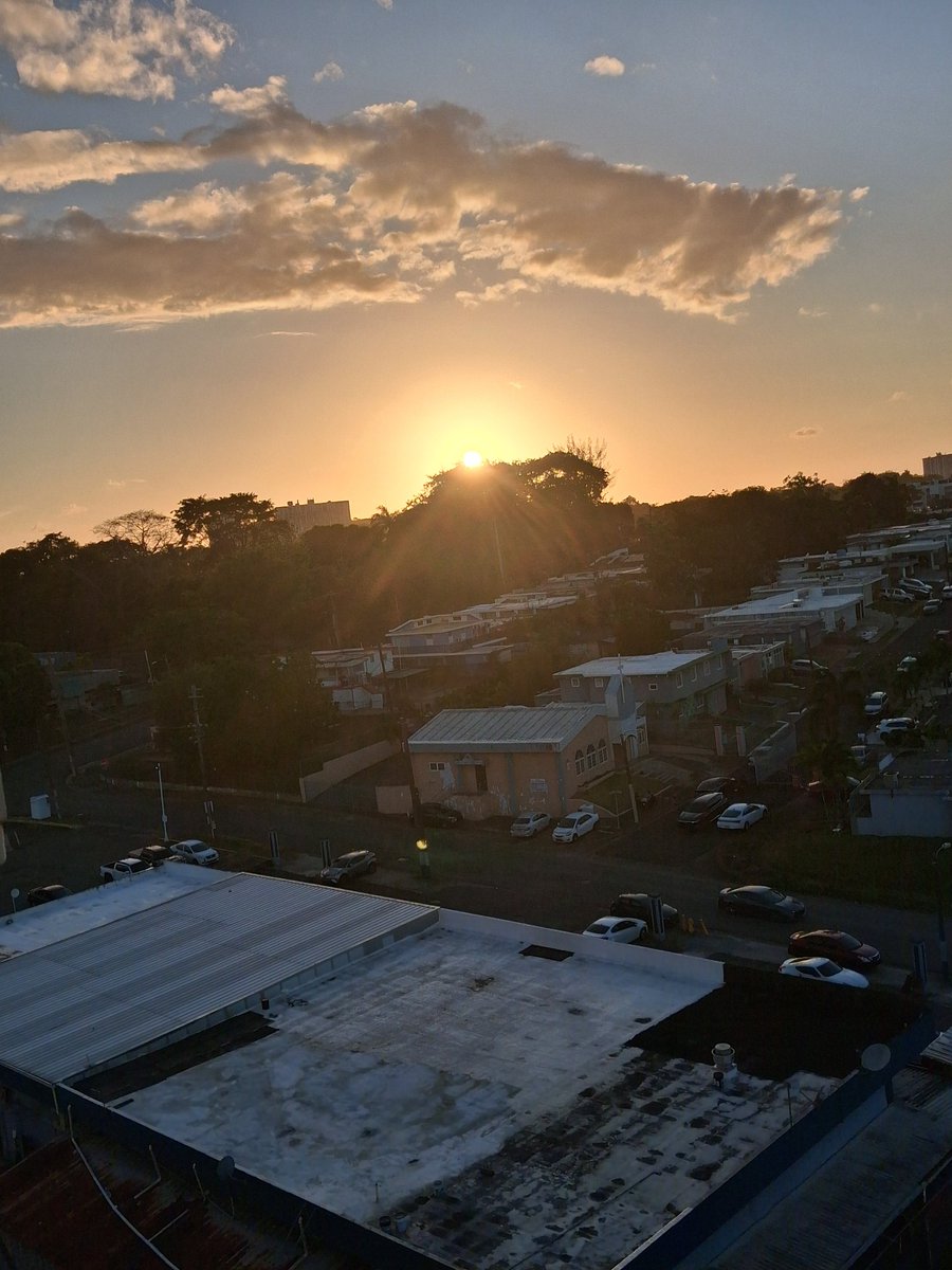 luzprvlogs's tweet photo. Bello atardecer desde trujillo alto https://t.co/TsOrmDB4yf