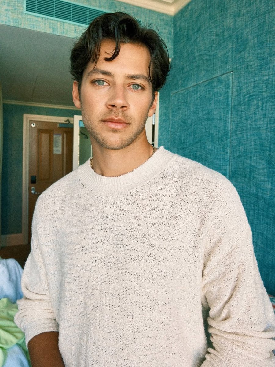 cornettbrasil's tweet photo. LINDO 🥹 Matt Cornett em novo dump de fotos no Instagram de Aika Flores. https://t.co/n8hBByGUdG