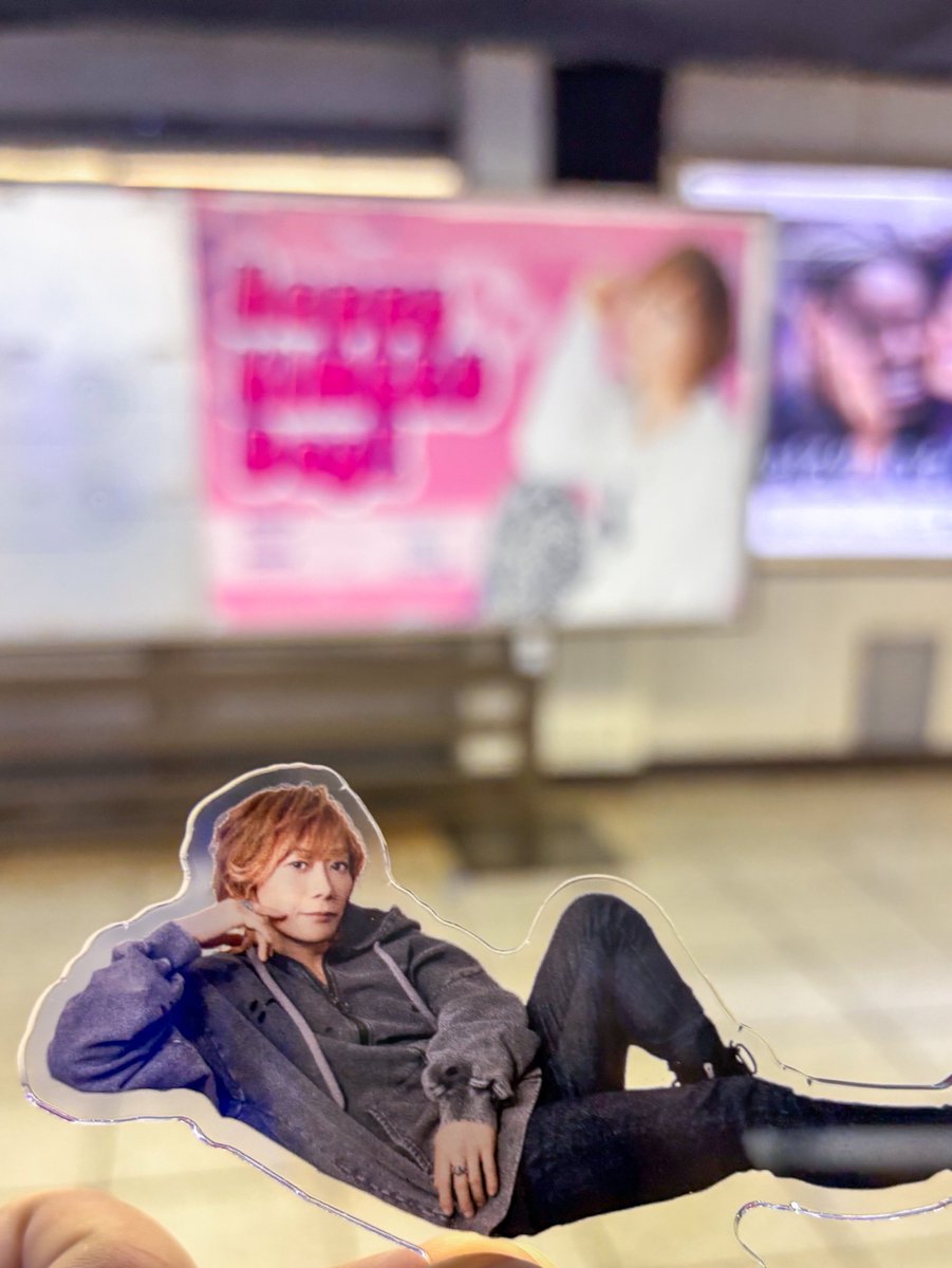 melkeyland's tweet photo. 【🎀応援広告4日目🎀】
昨日はKIMERUさんのお誕生日！
KIMERUさん大好きなアレにインパしてたり楽しそうな姿が見れました🙌

さて、いよいよ明日から舞台 鬼神の影法師が始まります✨
観劇のついでに、新宿駅でお待ちしてます！

 #KIMERU https://t.co/3lHc5xASB2