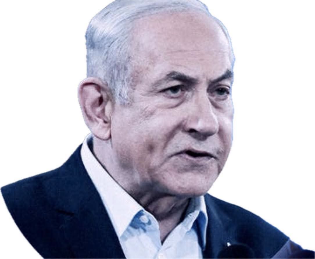 yochy52's tweet photo. שירה דונביץ':

״החזרנו את כל חטופינו מעזה, עד האחרון שבהם״, הוא מכריז. 
שקרן מוחלט. 

מהרגע הראשון הקיבוצניקים, הרוקדים בנובה, החיילים - 
איש לא עניין אותו.
את כולם בחר להפקיר.

ב 8 באוקטובר, כשהוא ישב לפגישת התייעצות פוליטית על עתידו עם אוריך - 
שירי, אריאל וכפיר לא העסיקו אותו. 
כל העולם ראה, והוא לא דאג להחזיר אותם מיד, באותו יום, הביתה. 
רק אוריך עניין אותו. 
רק הישרדותו הפוליטית.
מה איכפת לו הירש קטוע היד ששרד פציעה כה קשה בשבי, ולמה שיכיר את כרמל ששמרה על צלם אדם בכל מצב, ועדן ששקלה כבר רק 36 ק״ג אחרי שנה במנהרות.
ואלון שימריז, שעשה כל מה שיש בעולם - אבל אף אחד לא בא להציל אותו.
ורון שרמן, שהוקרב, ממש הוקרב - לא עניין אותו לדקה. 
ואלעד קציר, שנרצח.
ומי משאיר קשישים בני למעלה משמונים במנהרות.  

הפסיכופת הזה לא החזיר אף אחד.

הוא אחראי רק להפקרתם הכפולה -
פעם אחת בעצם חטיפתם, 
ופעם שניה בנטישתם לגורלם. 
מגיע לו לעמוד לדין,
במשפטי ניר עוז,
ולשלם על פשעיו.

הנשיא ביידן אחראי להחזרה הראשונה,
והנשיא טראמפ החזיר את האחרונים שנותרו בחיים, ביניהם 
חיילי צה״ל שנתנו את נשמתם בהגנת היישובים, והאיש הנורא הזה עיכב את הוצאתם מכלובים במנהרות, רעבים, מעונים ומוכים. 

לא יעזור לו - 
אנחנו לא נאפשר שהבחירות האלה יהיו על ״כל מה שעשיתי מאז השבעה באוקטובר״.

אנחנו נציב בראש -
הבחירות הקרובות הן קודם כל לסילוק כל האחראיים לשבעה באוקטובר. 

אתה הראש, אתה אשם.