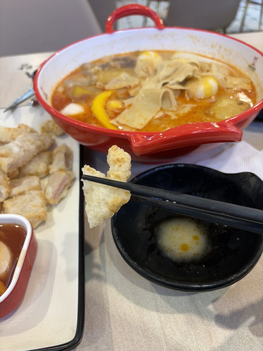 _BINNI_S2's tweet photo. 아 오늘은 뭘먹지? https://t.co/PW0KHUeVSc