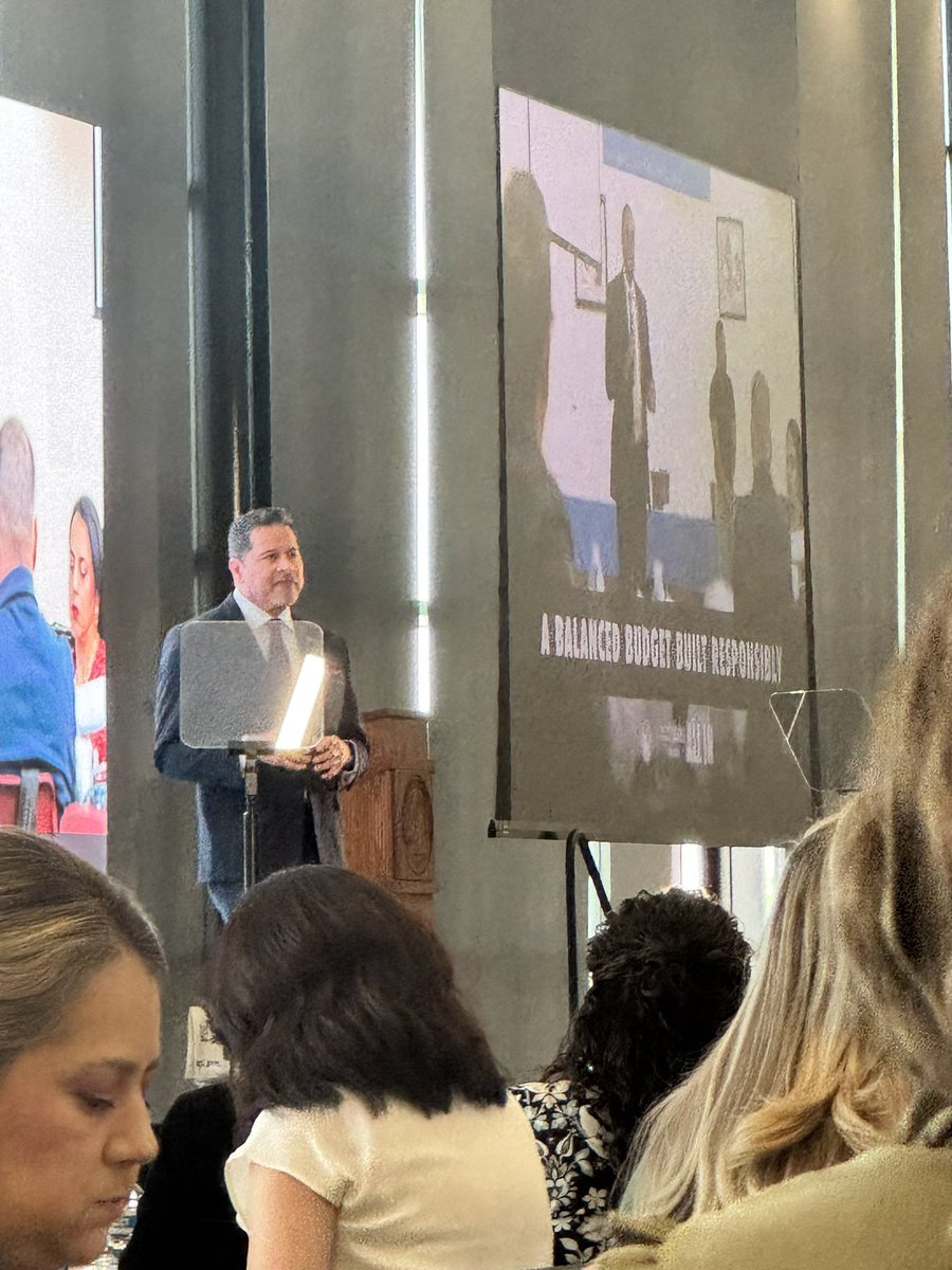 EGarcia_BES's tweet photo. Great #TeamSISD State of the District Address! Dr. Hinojosa and @jim_vasquez20 clearly outlined our progress, current realities, and exciting opportunities ahead. Proud to be part of the journey. #SISDProud https://t.co/CamNl9kZeE