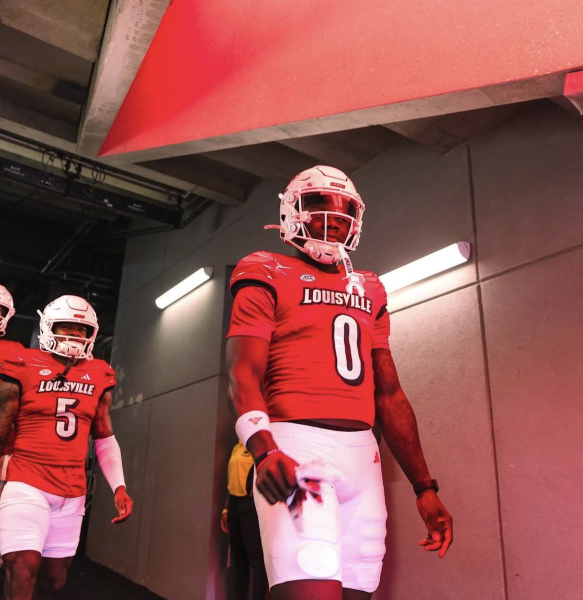 AntwaunAdams1's tweet photo. #AGTG Louisville cardinals offered @Coach_BSharp @Brohm_Brady 

@coachbj1911 @shayhodge3 @Coach_CJBailey @ErikKimrey @BSonnone @ChadSimmons_ @alexadams_uno https://t.co/M9gY0EFuVW