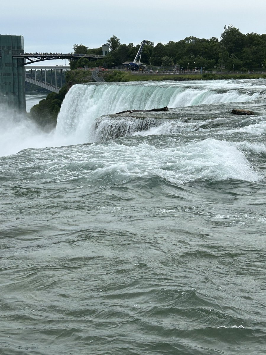 spes_man's tweet photo. Tonight’s walk - Niagara Falls https://t.co/mlEcQk9PIf