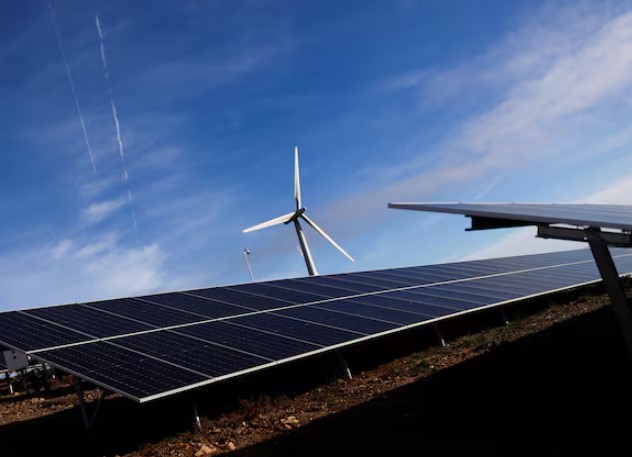 CentroCefe's tweet photo. CEFE Intelego | Portugal to offer fast-track areas for wind, solar projects – Reuters | https://t.co/ZiiGHw3wcB

Foto: Reuters https://t.co/guA5iZy70G