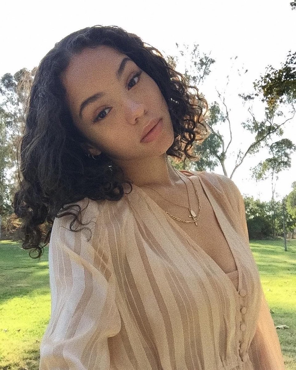 bluecarrow's tweet photo. [ 𝐰𝐢𝐧𝐬𝐭𝐚𝐠𝐫𝐚𝐦 𝐬𝐭𝐨𝐫𝐢𝐞𝐬  📸 — @  ᥴ.ᥴᥲrroᥕ] 

🎧 stupid song — olivia rodrigo https://t.co/y4pafylRxs