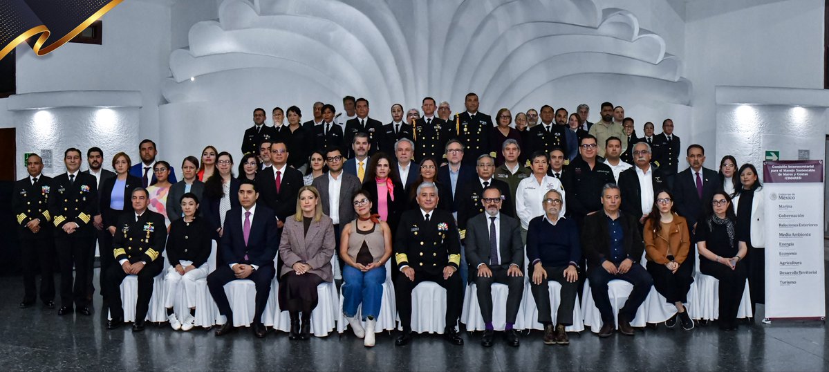 SEMAR_mx's tweet photo. ¿Sabías que existe un mecanismo de coordinación que articula los esfuerzos de diversas instituciones para el manejo sustentable de los mares y costas de México? Se trata de la #CIMARES.

La celebración de su Vigésima Tercera Sesión Ordinaria reafirma el compromiso interinstitucional y fortalece las estrategias para impulsar una gestión integral de mares y costas, promover el desarrollo sostenible, conservar la biodiversidad marina y atender los desafíos ambientales que enfrentan las zonas costeras del país.

La coordinación y colaboración entre instituciones son fundamentales para preservar nuestro patrimonio marino y costero, y para construir un futuro más sostenible para México.