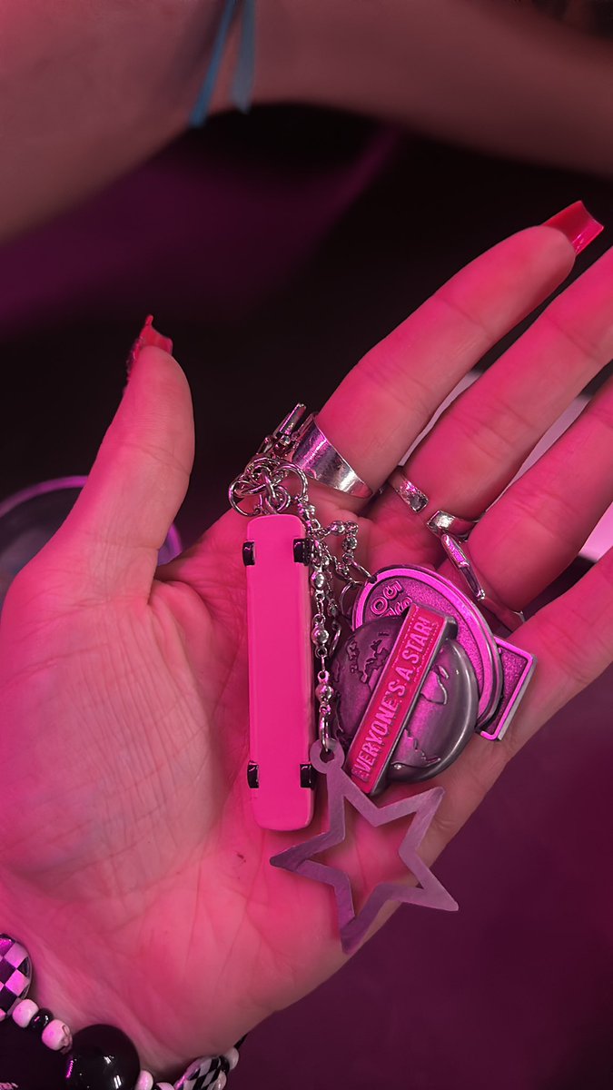 LRHDlAMONDS's tweet photo. also idk if this is the first night of bag charms being on the merch stand but ! https://t.co/rqs4V7MCFT
