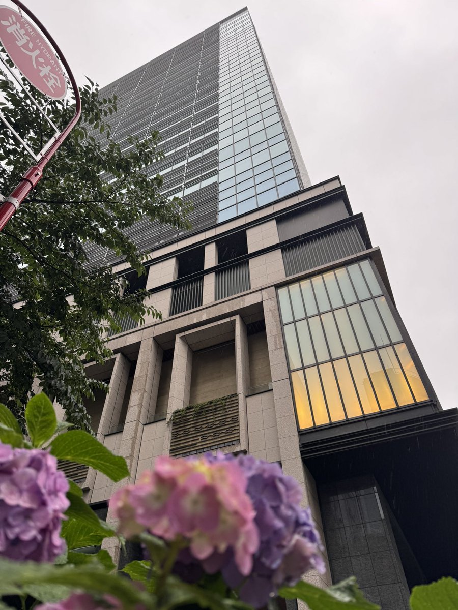 fkkjp's tweet photo. おはようございます。

今朝��東京は本格的な雨☔です。

大型会計不正・品質不正が問われたNIDECの株主総会が本日開催されます。

適切なガバナンス体制の構築と共に、グループ企業300社をまとめる体制の構築も重要です。

約10年前の東芝は同様の新体制設立直後のウェスティグハウス社の拙速な買収承認が転落のスタートでした。

社外取締役の「無謬性神話(= 社外取締役が増えれば不正が防げるという仮説)」も疑われていません。

この問題は会計監査にも大きな影をもたらしました。声をひそめる会計監査業界の監査法人としてのガバナンスの今後の検討も注目です。

今日も素敵な1日を楽しみましょう😋🎵