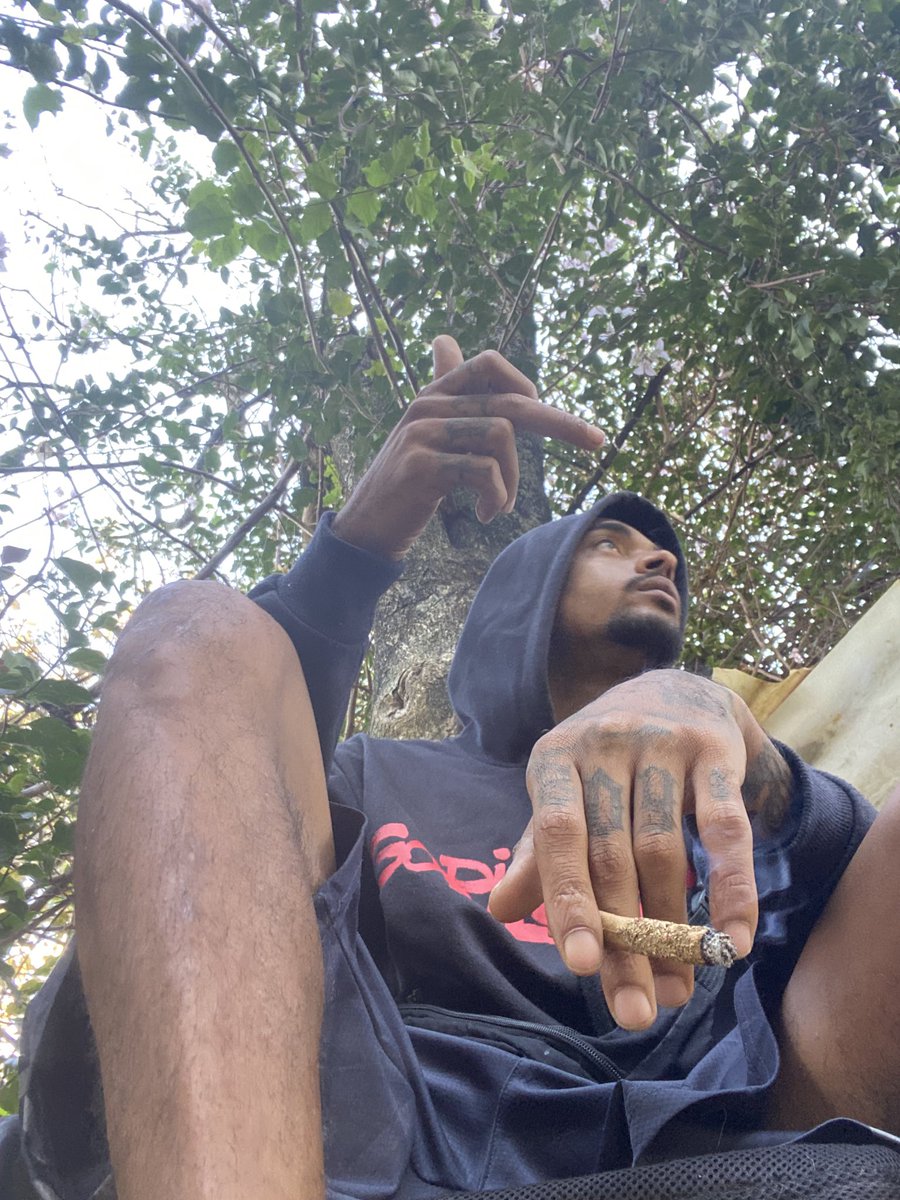 alpha_bigfoot's tweet photo. Come and lick my feet now let’s go 😂🐷😂🐷 #feetfetısh #sumiso #paypig #sub #slave #expose #FINDOM #ATM https://t.co/b7FDpkK0qc