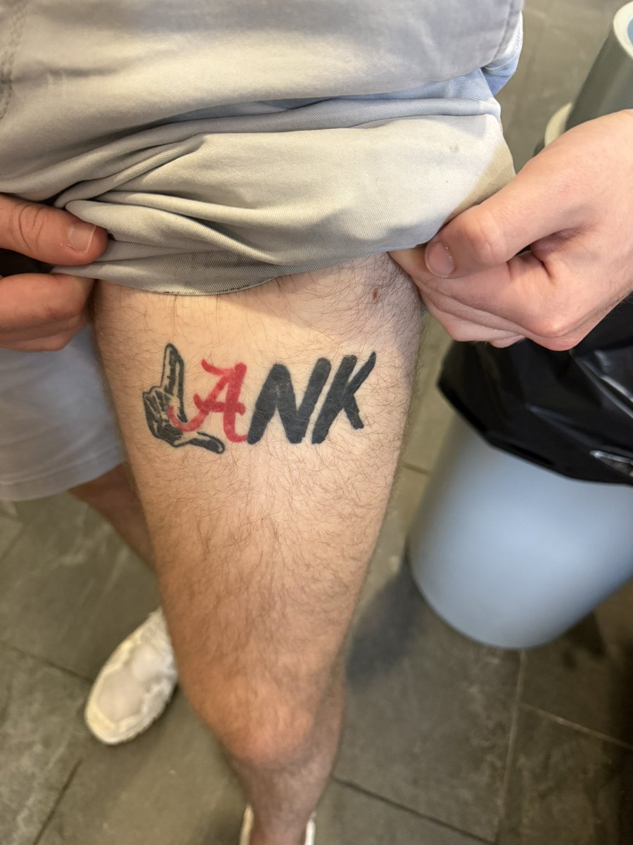 SECbagMAN's tweet photo. Holy shit this can’t be real #gohome #LANK #yank https://t.co/Y0UShgLKH3