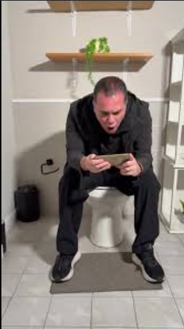 Jose_dMonserrat's tweet photo. @RicardoBSalinas @PartidoMorenaMx DE QUE SE QUEJA SEÑOR, SI SUS PROGRAMAS SE TRANSMITEN DESDE EL BAÑO Y DESDE AHI SURGE SUS IDEAS QUE TRANSMITE EN SUS EMPRESAS. JAJJAJAJAJA https://t.co/O0XEUa7ZKe