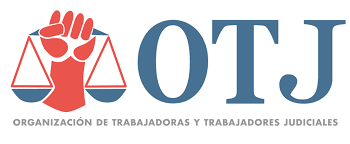 PiensaPrensa's tweet photo. La Organización de Trabajadoras y Trabajadores Judiciales (@OTJ) manifiesta enérgico rechazo y profunda alarma ante la apertura masiva de 56 cuadernos de remoción por parte del Pleno de la Corte Suprema.

Comunicado: 
"Esta ofensiva institucional representa un hecho sin precedentes de amedrentamiento jerárquico que hiere gravemente la independencia judicial y socava las garantías fundamentales de quienes desempeñamos funciones en el sistema de justicia.
Denunciamos que la activación simultánea de estos 56 procedimientos de remoción instala un estado de incertidumbre jurídica intolerable, que vulnera la independencia judicial y el principio de inamovilidad que ampara a juezas y jueces.

El denominado “cuaderno de remoción” está siendo utilizado de manera desviada, desprovisto de los principios de taxatividad, tipicidad y legalidad que deben regir toda actuación sancionatoria. Su apertura constituye una medida extraordinaria y excepcional que, en ningún caso, puede aplicarse de manera generalizada y masiva, tanto respecto de integrantes del escalafón primario como de los demás escalafones del Poder Judicial.

Acusamos una grave vulneración del principio de proporcionalidad. El máximo tribunal del país ha optado por recurrir a la sanción más drástica contemplada por el ordenamiento jurídico “la destitución” como primera respuesta frente a los hechos investigados.

Esta desmesura punitiva evidencia que el objetivo real no es la corrección funcionaria ni la protección de estándares éticos, sino la instauración de un régimen de temor institucional. Sin embargo, esta severidad no parece aplicarse de manera uniforme. Existen casos ampliamente conocidos en los que magistrados que contaron con el respaldo de determinados ministros de la Corte Suprema no fueron objeto de sanciones equivalentes, pese a la gravedad de los hechos atribuidos. Entre ellos, se encuentran situaciones relacionadas con tráfico de influencias (Ex Ministro Antonio Ulloa), abuso y acoso sexual reiterado (Juez Luis Barria), o actuaciones que comprometieron la imparcialidad judicial (Ex Ministro Simpertigue). En ninguno de estos casos el Pleno estimó procedente la destitución.

Esta diferencia de trato pone en evidencia una preocupante falta de justicia interna y permite concluir que la Corte Suprema pretende un lavado de imagen frente a los recientes cuestionamientos públicos de los casos de corrupción, utilizando lo mediático que ha sido la salida del país de funcionarios del aparato público mientras se encontraban con licencia médica.

Esta demostración de poder corporativo precariza severamente las condiciones laborales de todas las trabajadoras y trabajadores de la judicatura. Cuando la cúpula judicial puede disponer de las carreras profesionales y de la estabilidad económica de sus integrantes mediante conceptos jurídicos indeterminados, como el de “buen comportamiento”, se favorece la institucionalización del acoso laboral vertical. Ningún funcionario, técnica, técnico, jueza o juez puede desempeñar sus funciones con la dignidad y tranquilidad necesarias si sobre ellos pesa permanentemente la amenaza de una desvinculación arbitraria.

Esta preocupante deriva autoritaria encuentra su expresión más evidente en las acciones emprendidas contra nuestro Presidente Regional Santiago y dirigente de la OTJ, el magistrado Daniel Urrutia Laubreaux. Su situación refleja con claridad la ausencia de garantías que enfrenta cualquier trabajador o trabajadora que se oponga a los abusos de la jerarquía judicial o que defienda de manera consecuente los tratados internacionales de derechos humanos.

Más allá del fuero sindical que ampara a nuestro presidente regional, sus salidas del país se encuentran plenamente justificadas. Por ello, suspender y promover la remoción de un dirigente gremial protegido por fuero sindical constituye un acto de persecución política e ideológica inadmisible, orientado a debilitar la organización de las y los trabajadores y a generar un efecto inhibitorio colectivo (chilling effect) sobre el ejercicio de la actividad sindical.

Como Organización de Trabajadoras y Trabajadores del Poder Judicial de Chile (OTJ), declaramos que no nos dejaremos silenciar por el miedo. Activaremos de inmediato todas las acciones jurídicas disponibles en el ámbito nacional, denunciaremos las vulneraciones al fuero sindical y recurriremos formalmente ante la Comisión Interamericana de Derechos Humanos (CIDH) y la Organización Internacional del Trabajo (OIT). 

Una justicia amedrentada es una justicia incapaz de defender a la ciudadanía.

Exigimos el cierre inmediato de estos procesos arbitrarios, el respeto irrestricto al fuero de nuestros dirigentes y una reforma estructural urgente que democratice el gobierno judicial en Chile"