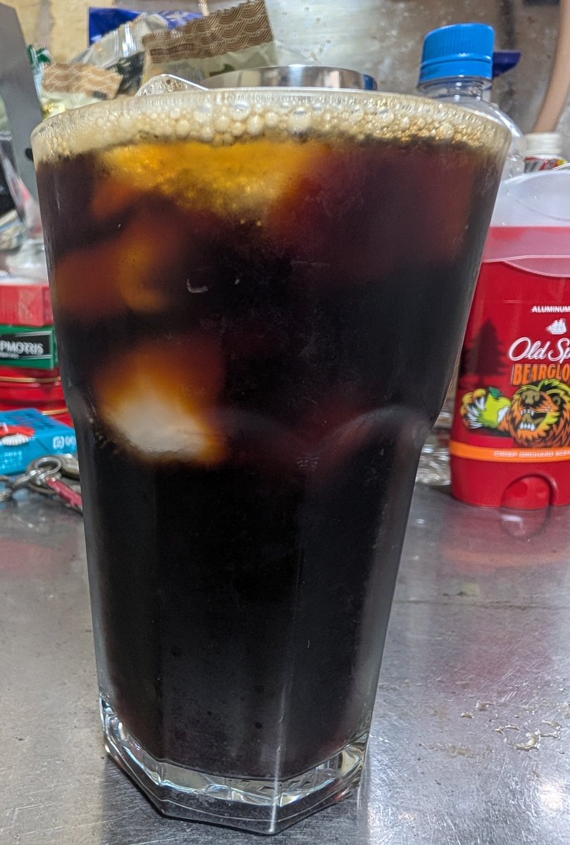 ragatarou_'s tweet photo. おはようございます☀　今日のアイスコーヒー☕️

ヤバい…こんな時間…w早く起きろって！！
今日９時からネイル…w
Xなんてやってコーヒーなんて飲んでる時間無いのにw

急いでシャワー浴びて急いで行きますw
まだ何もデザイン決めてないのにどうしようw

まぁなんとかなるか！

さぁ動くぞ！ https://t.co/qD3SstZia9