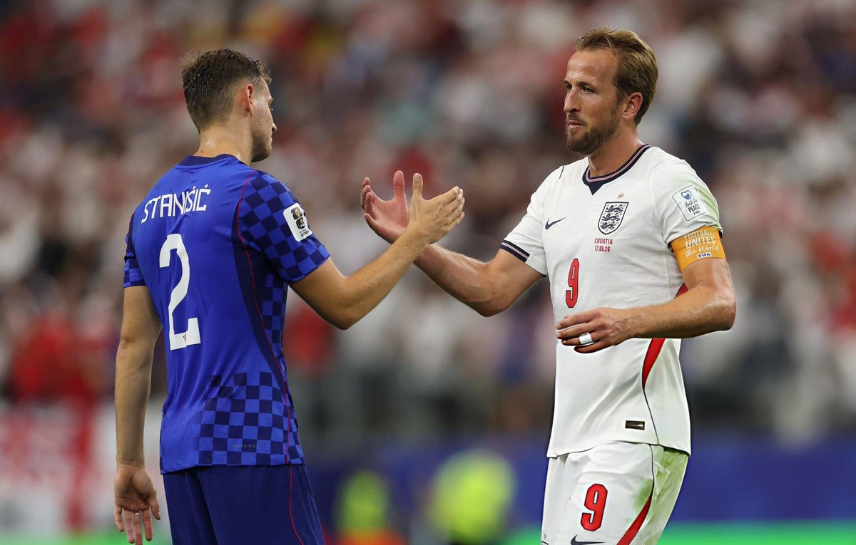 iMiaSanMia's tweet photo. 📸 Harry Kane &amp; Josip Stanišić after the game 🔴⚪ https://t.co/mvINhA8G8G