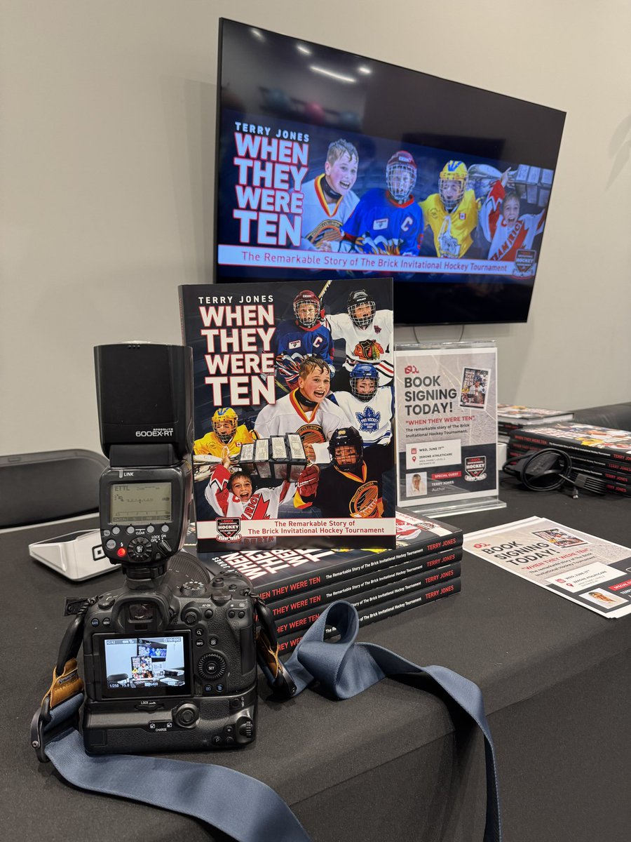 jakebrad77's tweet photo. Proud to shoot book launch for @byterryjones new book “When They Were Ten” Amazing stories of the Brick Hockey Tournament. 
@brickhockey 
#yegphotographer 
#sportsphotographer #professionalphotographer 
#jakebradleyphotography https://t.co/occswoOfzO