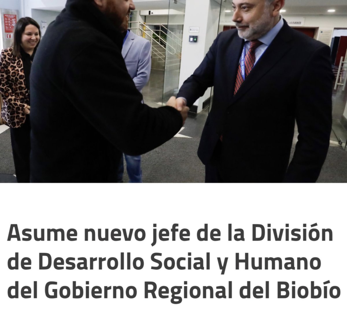 COREMarceloRive's tweet photo. Mala noticia. Sin NINGUN logro en + de 1 año a cargo de seguridad en el Gore,  donde se suponía tenía experiencia por ser exuniformado, ahora a cargo de Desarrollo Social. La evidencia q no tienen gente. No se ve por donde saldrán de la crisis e intrascendencia en q están. https://t.co/8Ka9Ncaola