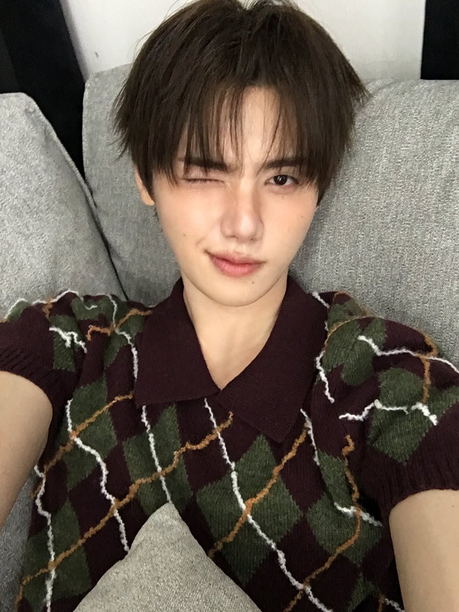 tzucrvt's tweet photo. whoever’s idea was to put those beauty marks on his face needs a raise https://t.co/KZItM3oxdD