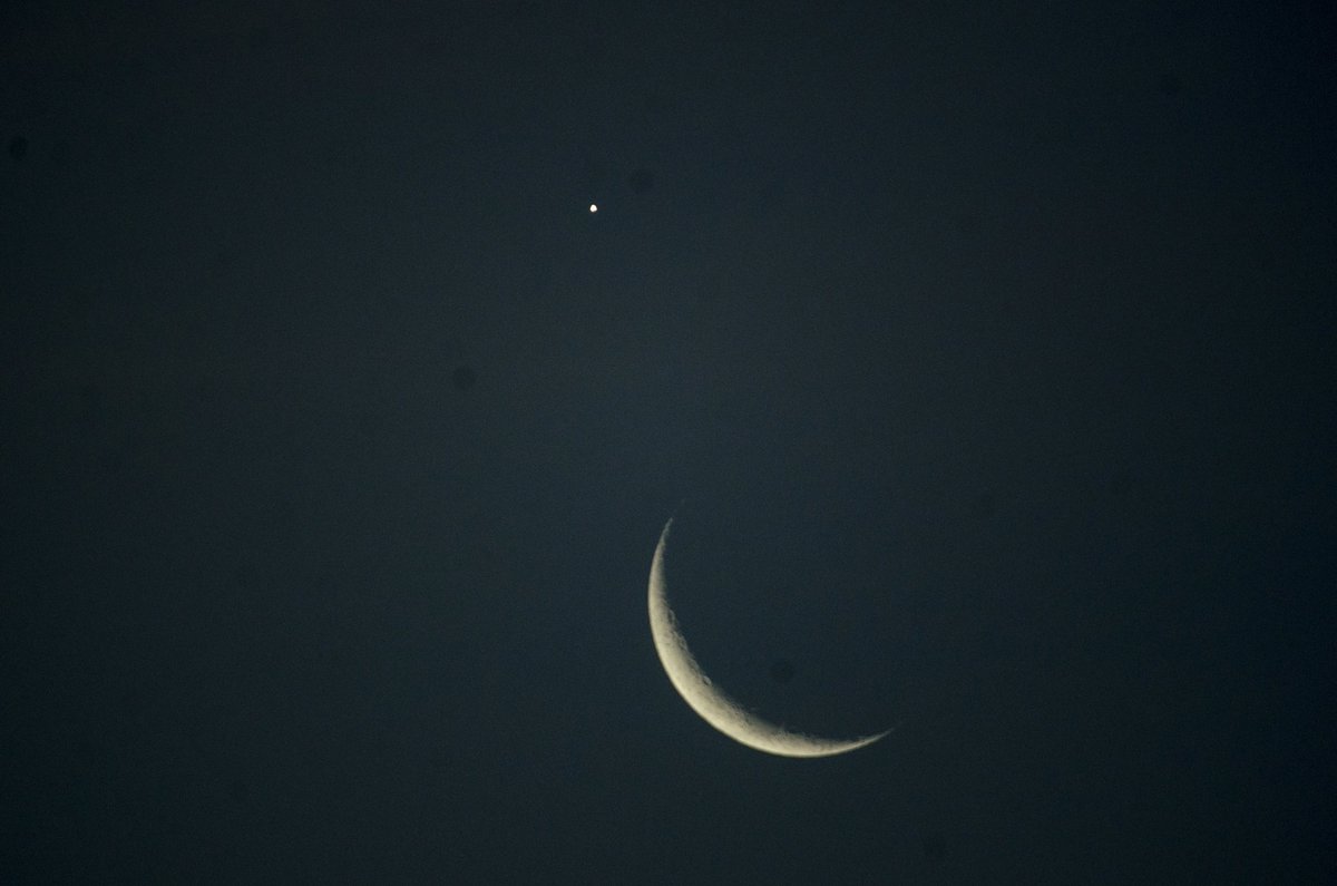 cosmosapiens_'s tweet photo. Conjunción Venus y la Luna.
Con telescopio 🔭 
Y con la cámara 📷 
17/06/2026 https://t.co/9sj59qPgsI