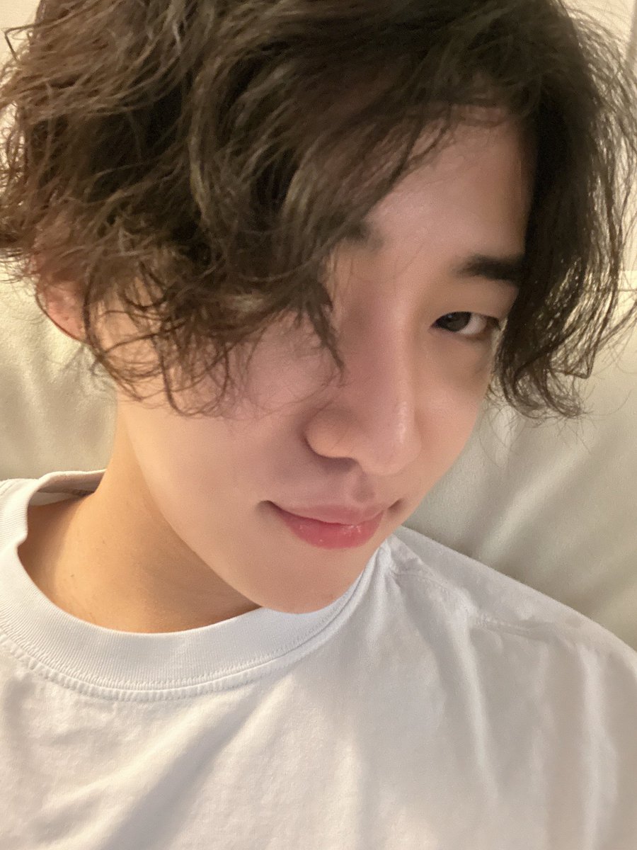 ggang_JC's tweet photo. "저 짜파게티 좋아해요.."
그래
짜파게티 좋아해서 짜파게티 머리도 햇엇잔아 https://t.co/haRORzYVlM