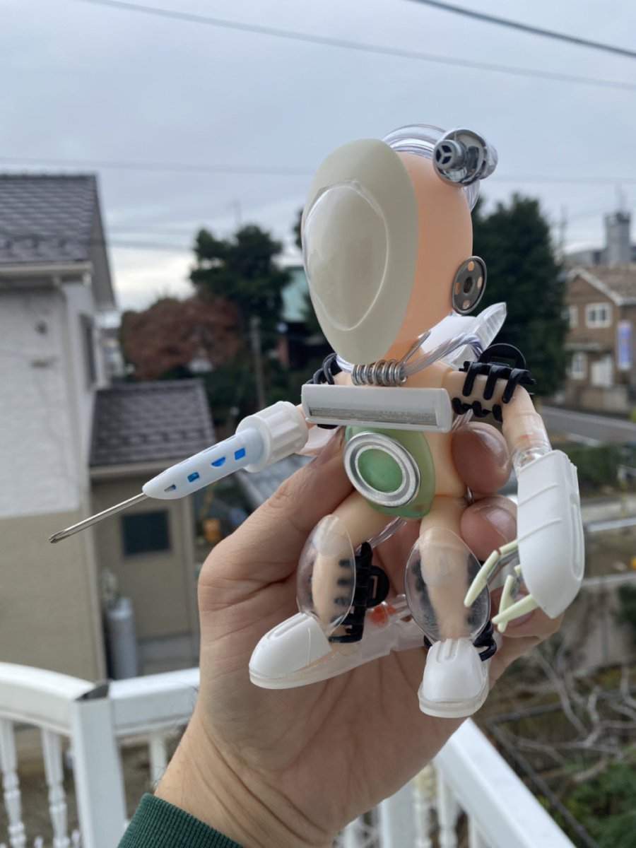 tepepro's tweet photo. 100均のケルバーダイン工作入門に最適なのが、推し活ドールです

基本形状がすでに完成しているため、プラスプーンなどで外装をササッと組み付けるだけでできちゃうんです

カスタム素材として、大変優秀なマテリアルです😁

＃ケルバーダイン
＃klberdyne https://t.co/EKJCSdcgaN